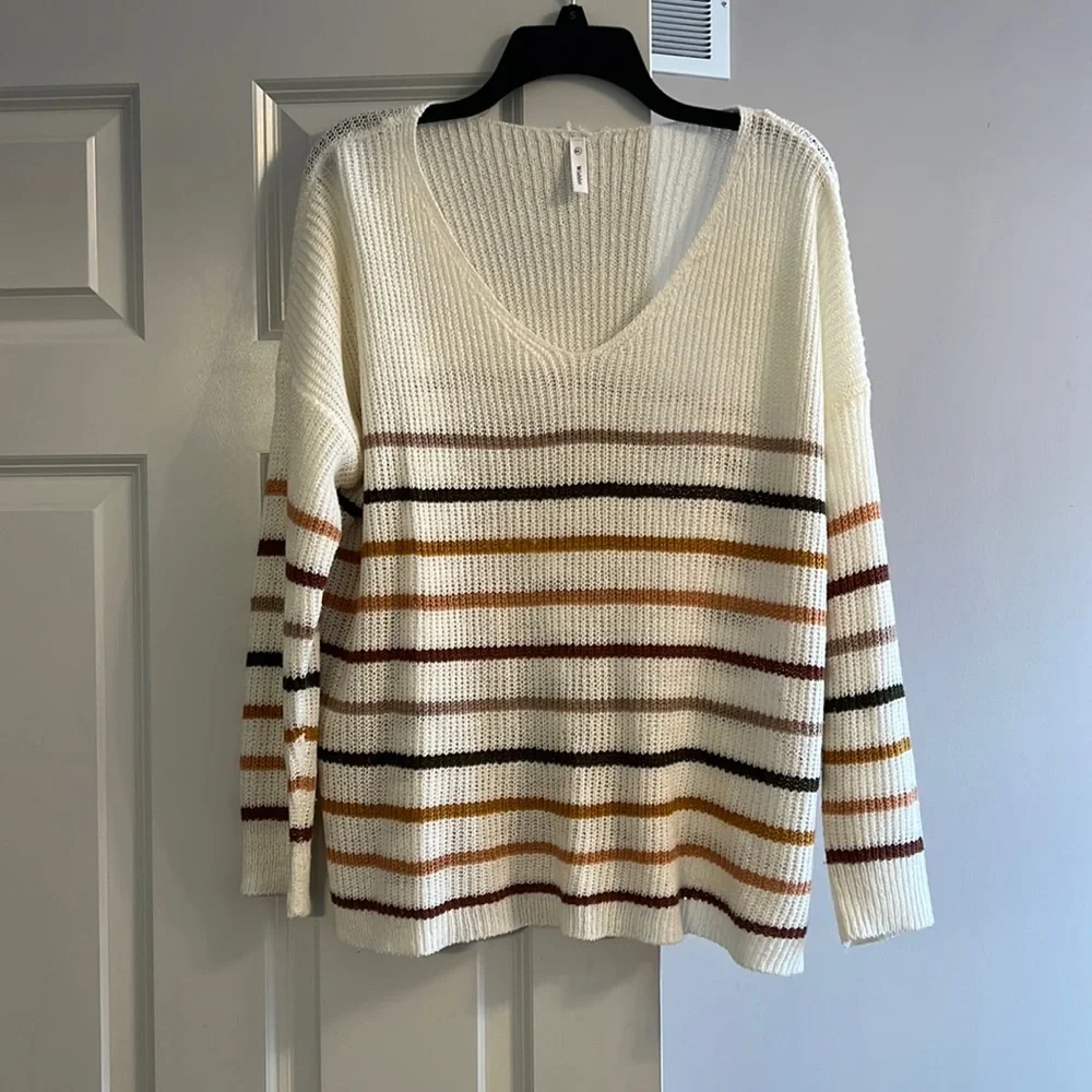 Sweater - Picture 1 of 2